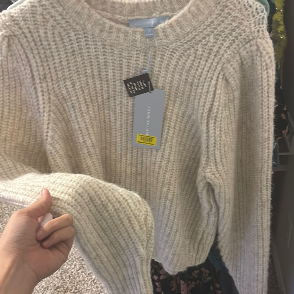 Antonio Melanie Medium Cream Knit Sweater NWT
